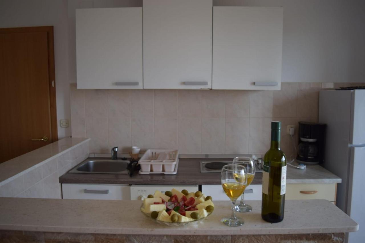 Apartments Marta Kastel Novi ภายนอก รูปภาพ